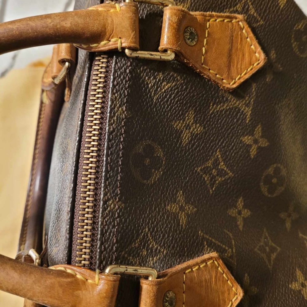 Authentic Monogram Speedy 30 vintage Louis Vuitton. EUC NOT FOR PICKY BUYERS. - Picture 5 of 13